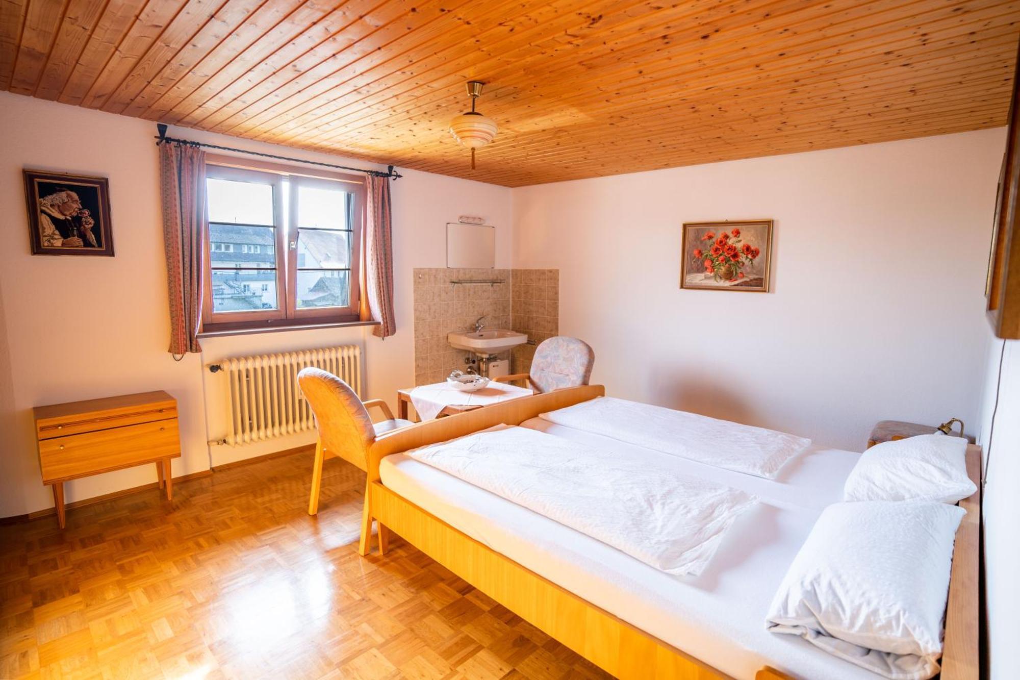 Zum Torkelhaus Hotell Sipplingen Exteriör bild